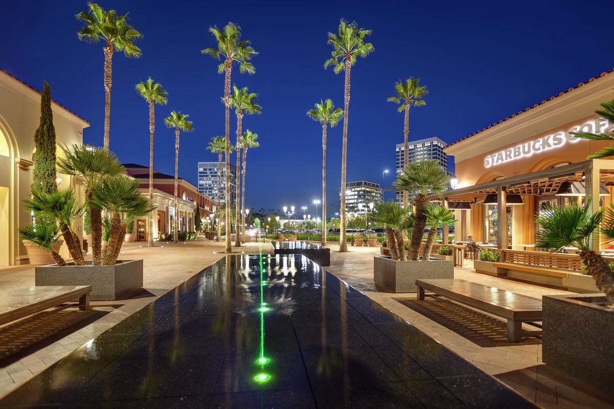 Fashion Island Shopping Center, Newport Beach, CA - California Beaches